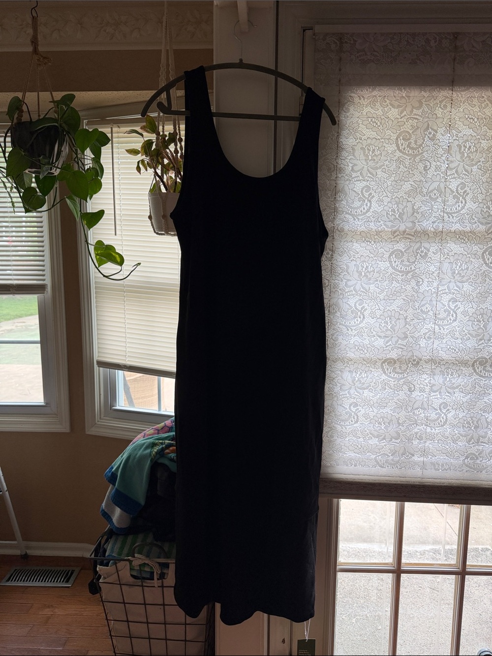 HALARA Black Sleeveless Maxi Dress